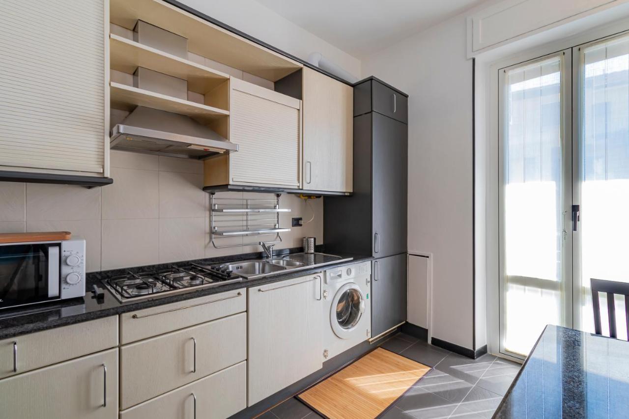 Altido Sleek Flat With Balcony, Walking Distance From Centre Apartment