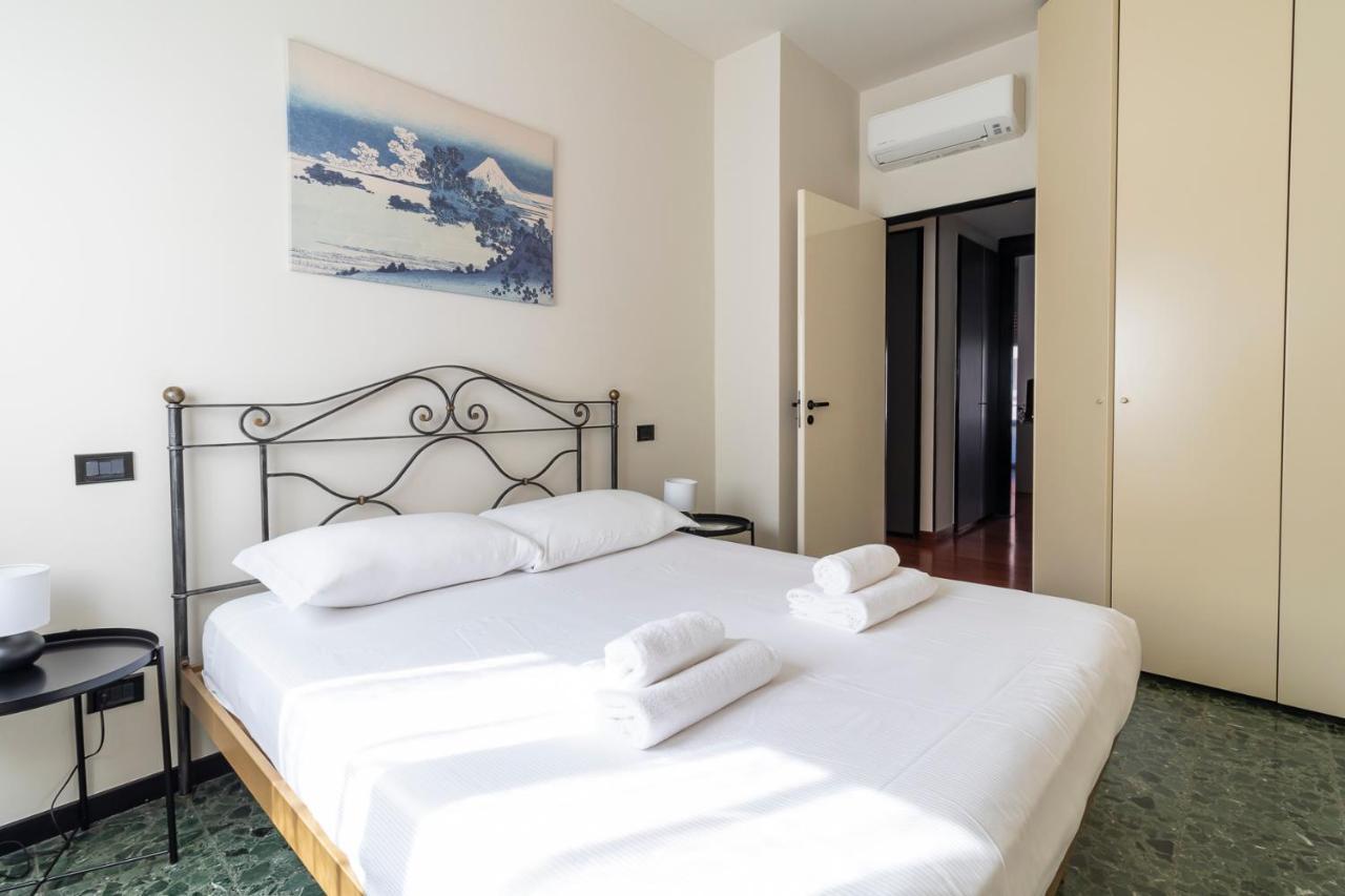 Apartment Altido Sleek Flat With Balcony, Walking Distance From Centre