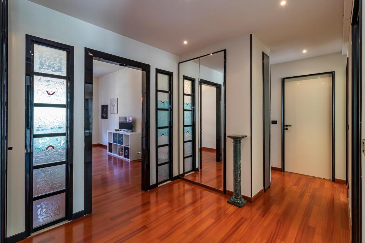Altido Sleek Flat With Balcony, Walking Distance From Centre