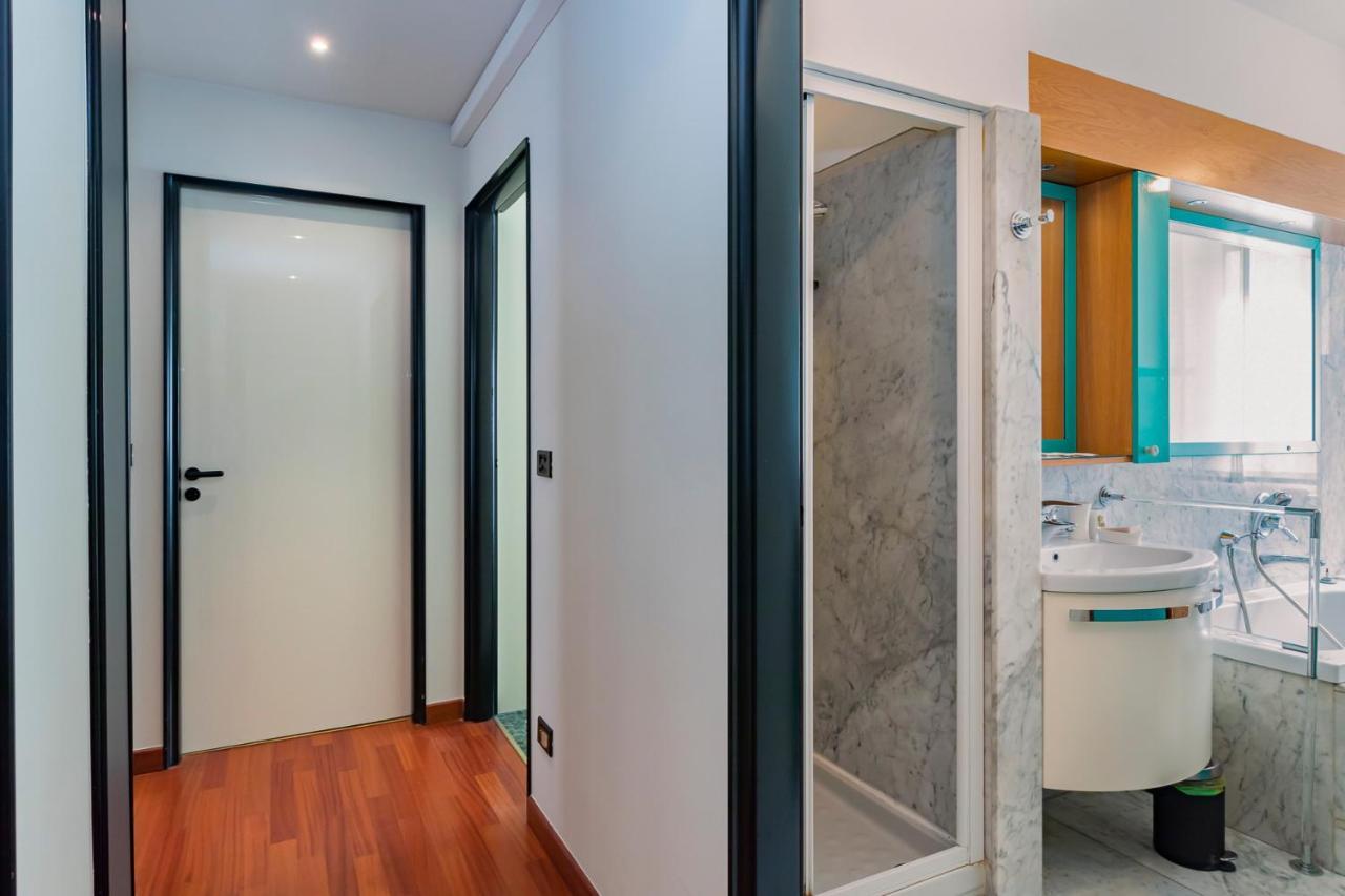 Apartment Altido Sleek Flat With Balcony, Walking Distance From Centre *