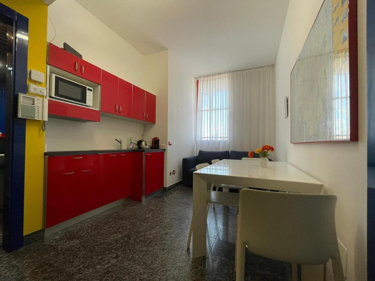 Camperio Central & Colorful In Cordusio Apartment