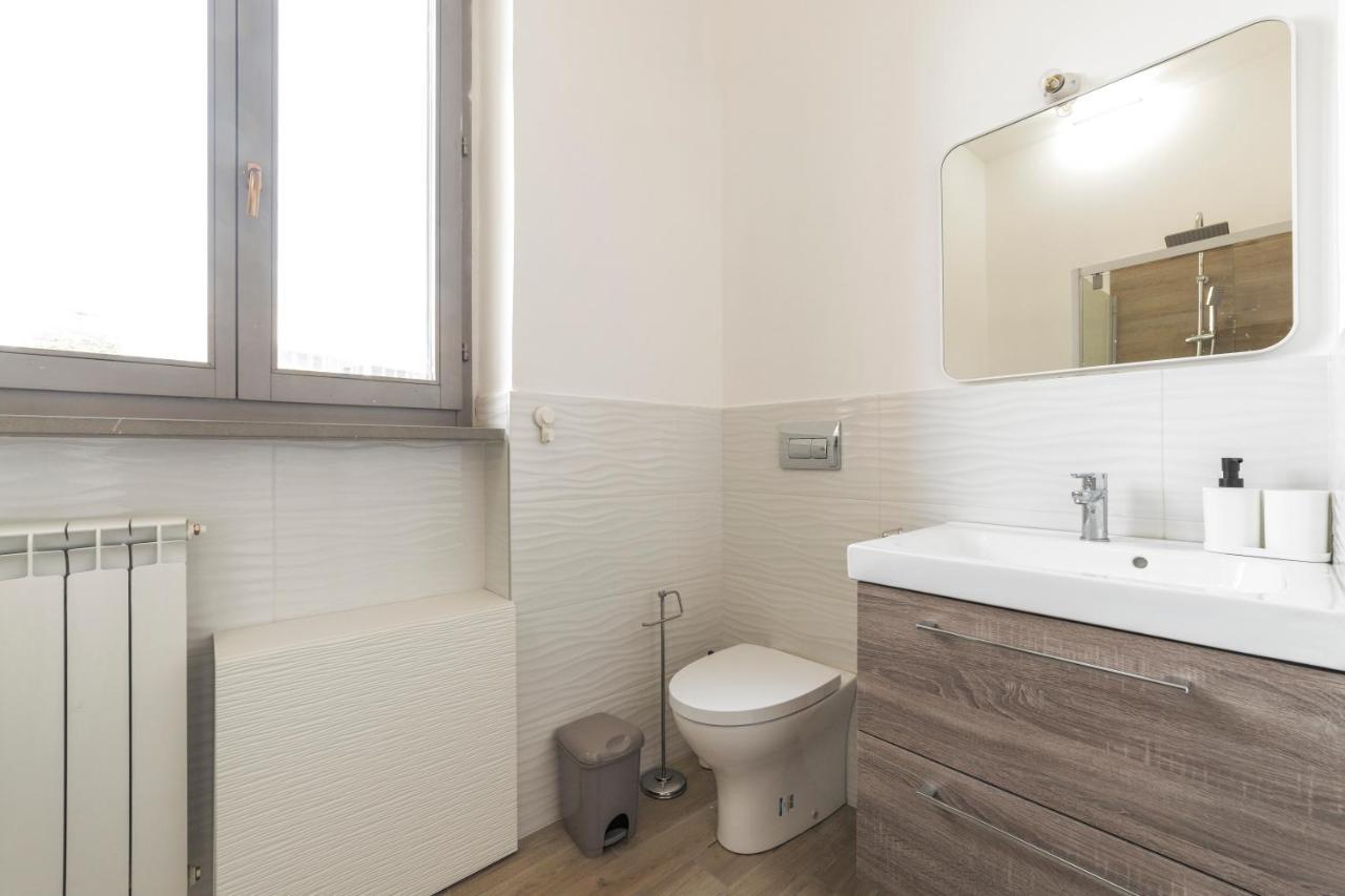 Maciachini Renovated Studio! Leilighet