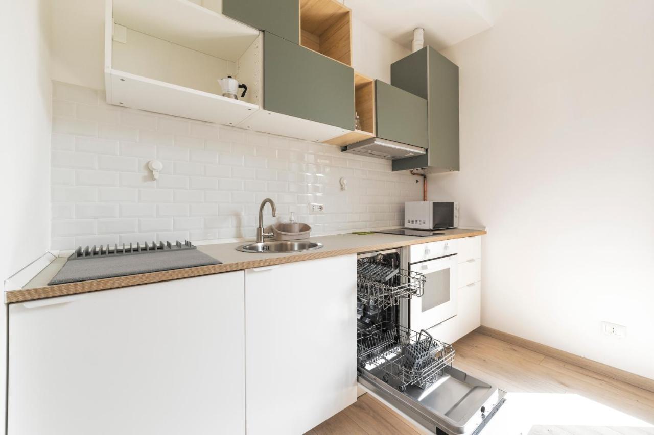 Maciachini Renovated Studio! Milano