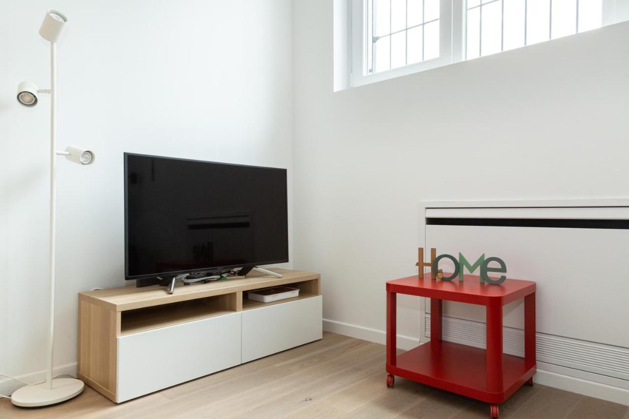Joivy Contemporary In Historical Giambellino-lorenteggio Apartment