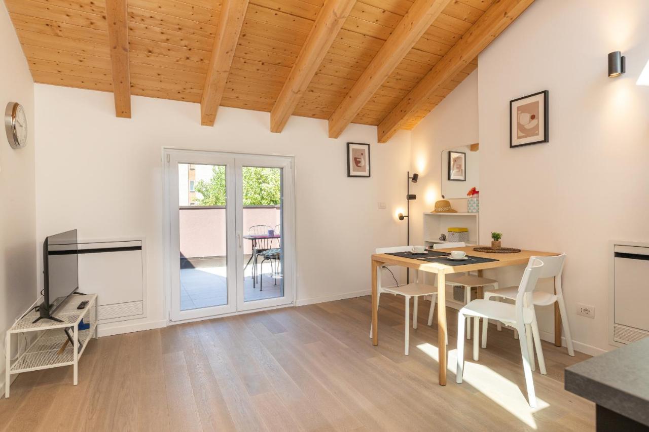 Joivy Contemporary In Historical Giambellino-lorenteggio Apartment Mailand