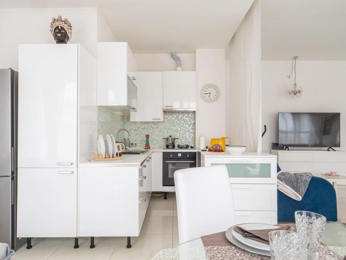 The Rent - Spacious With Balcony In Viale Monza Apartment *