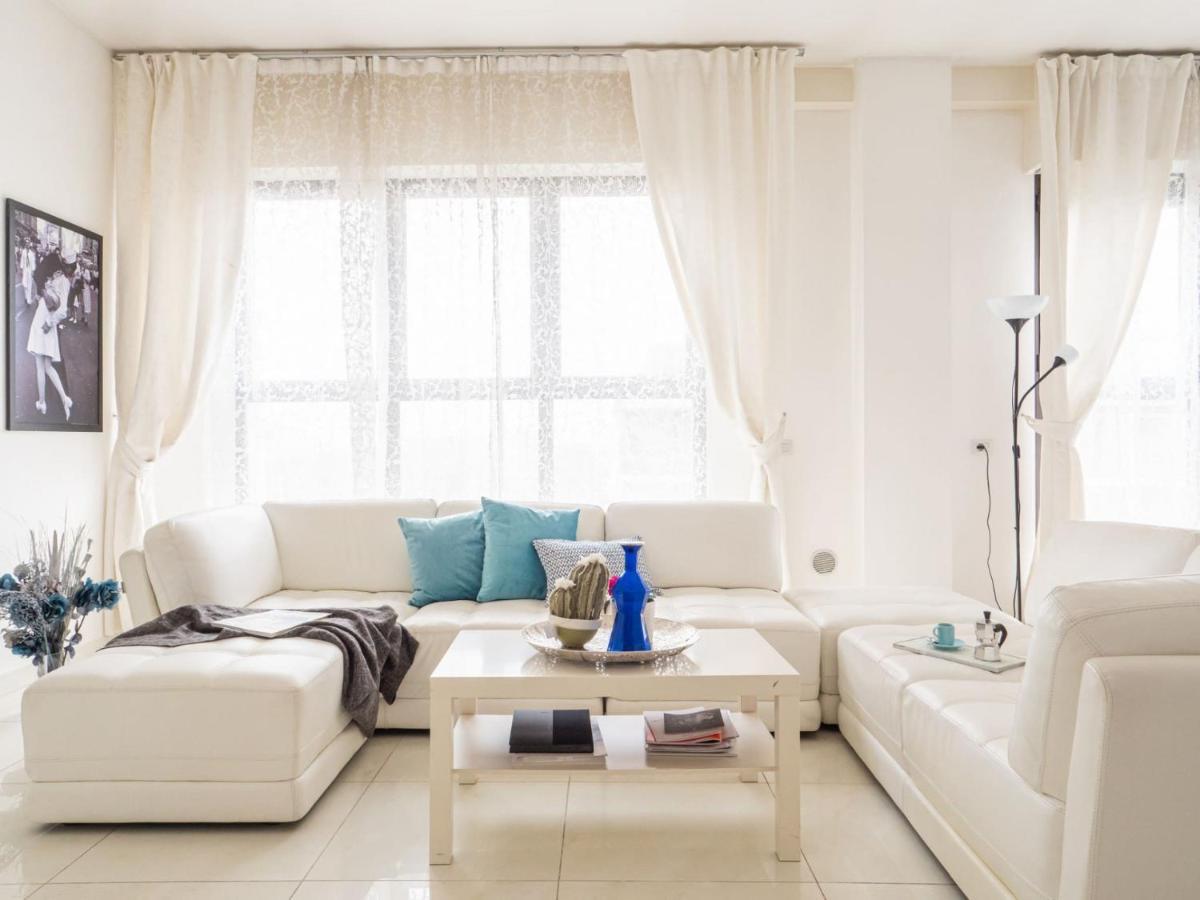 The Rent - Spacious With Balcony In Viale Monza Milan