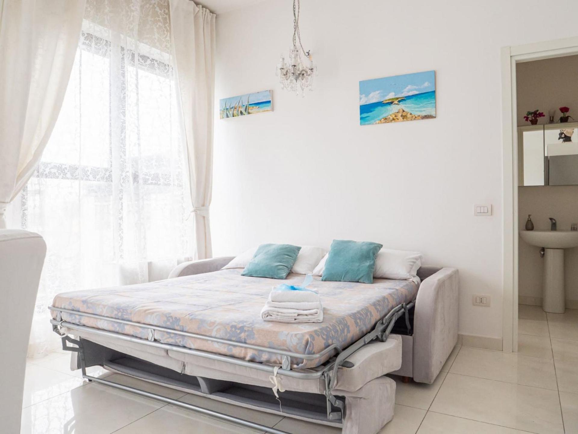 Apartment The Rent - Spacious With Balcony In Viale Monza