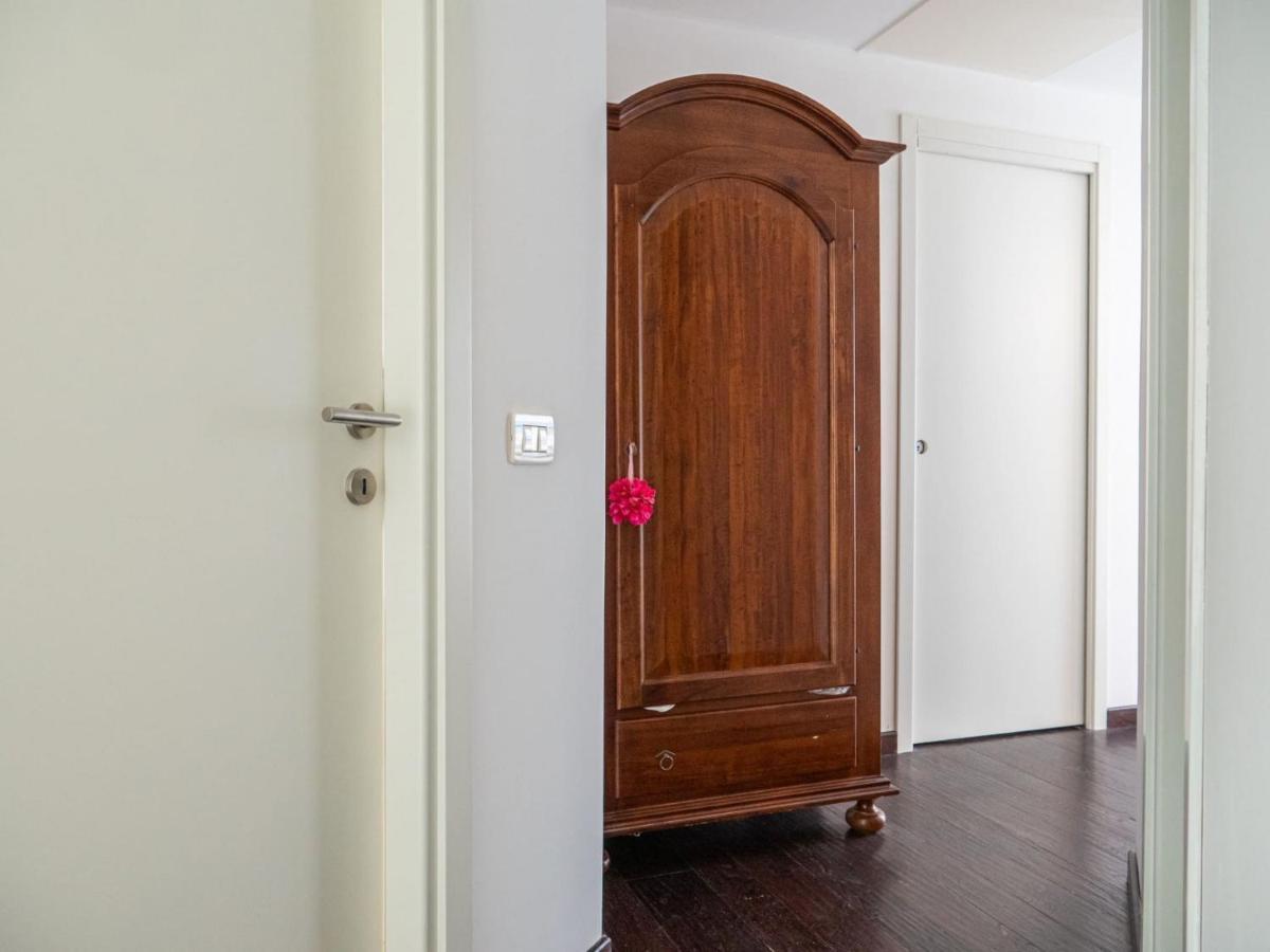 The Rent - Spacious With Balcony In Viale Monza