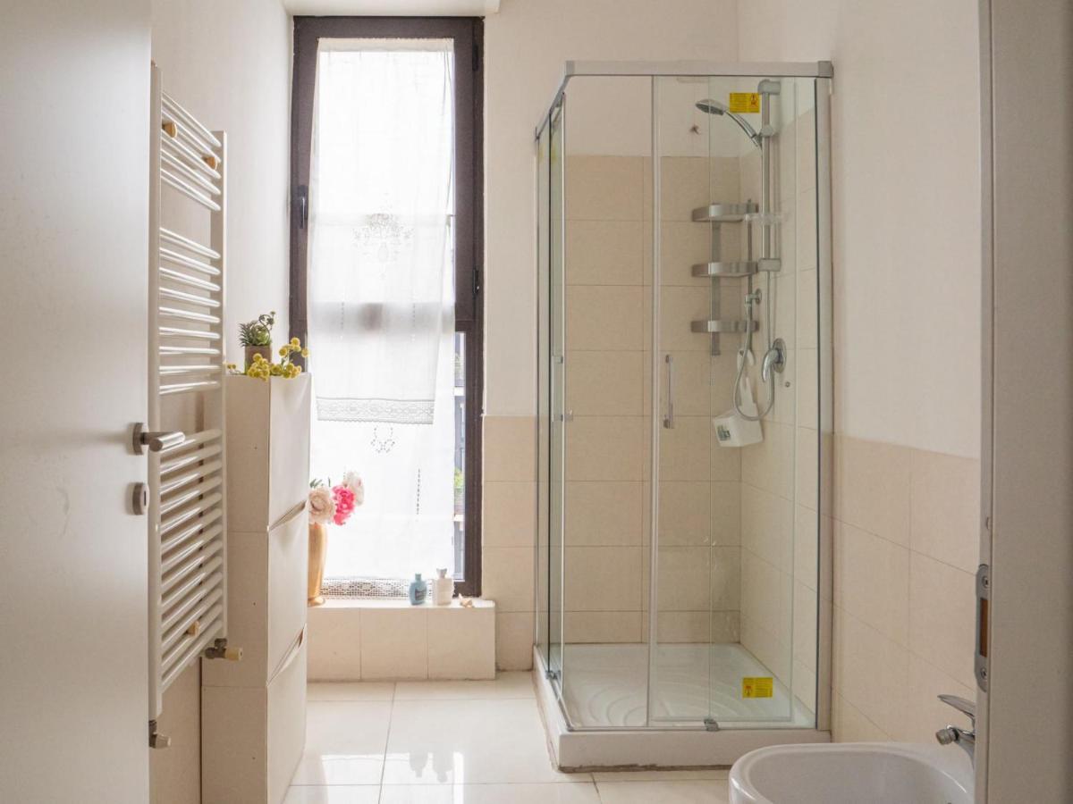 The Rent - Spacious With Balcony In Viale Monza Apartment