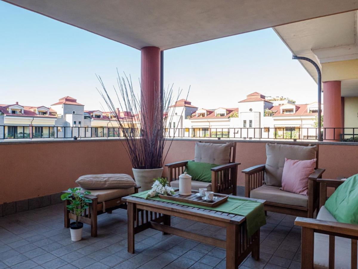 Appartamento Bright One-bedroom With Terrace In *