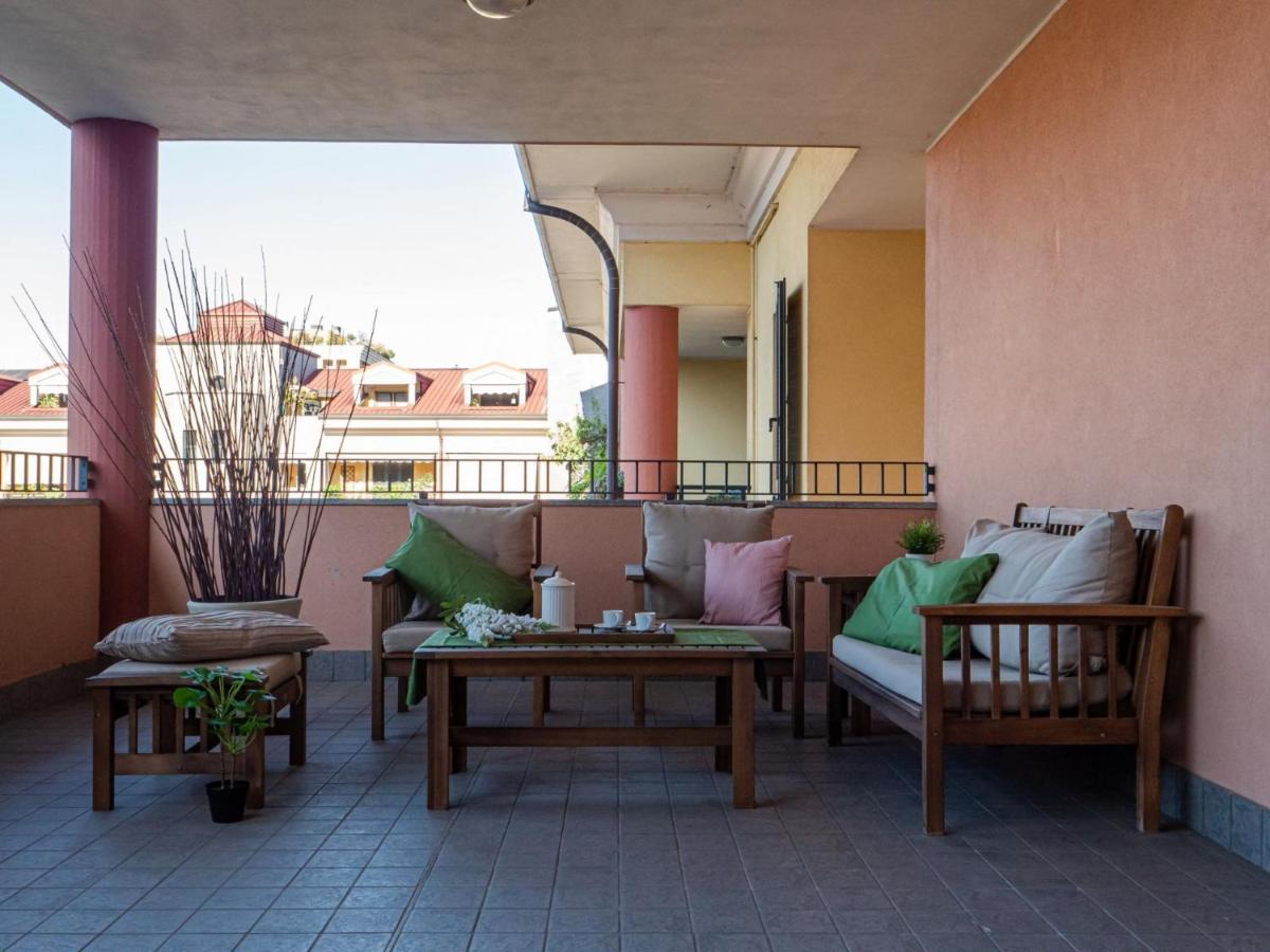 Bright One-bedroom With Terrace In Appartamento