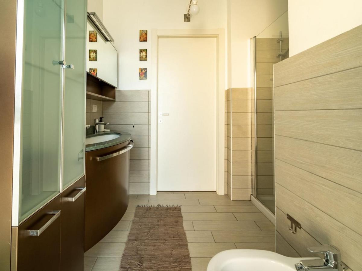The Best Rent - Spacious Four-bedroom Close To Forlanini Distrct Lejlighed Milano
