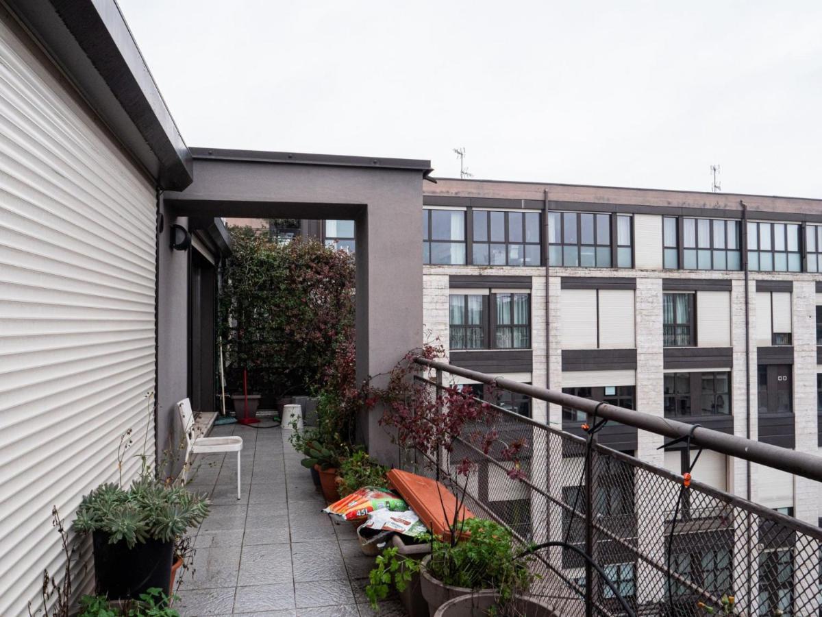 Apartment The Rent - Spacious With Balcony In Viale Monza