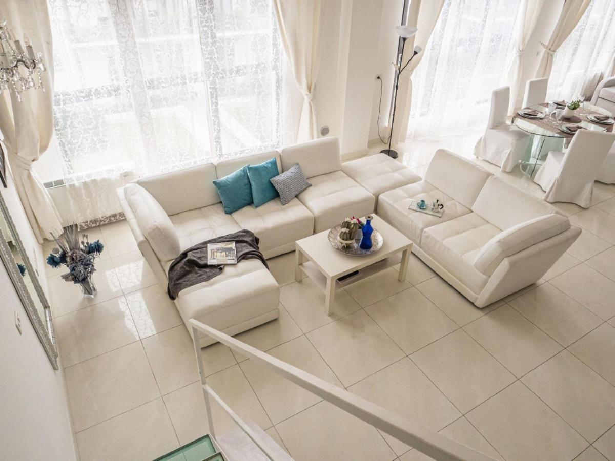 The Rent - Spacious With Balcony In Viale Monza Mailand
