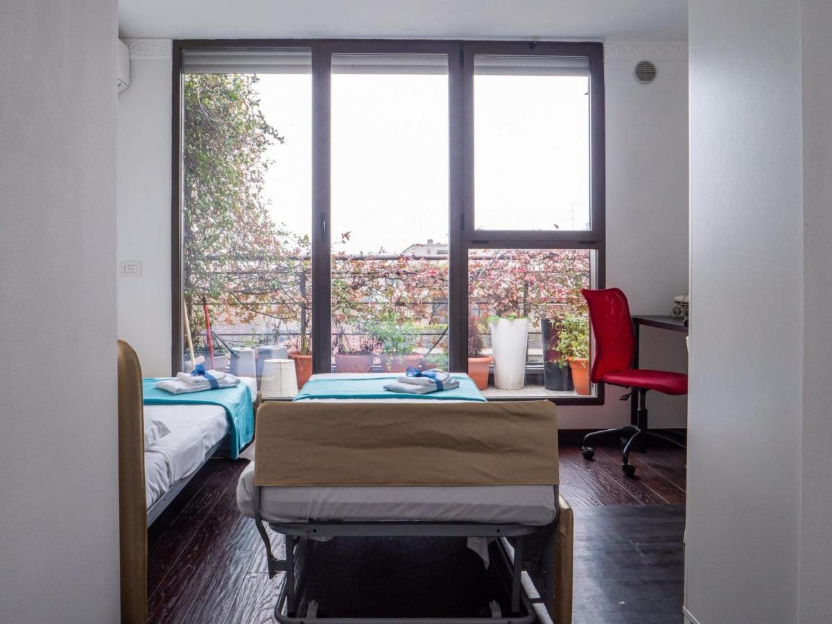 The Rent - Spacious With Balcony In Viale Monza * Milan