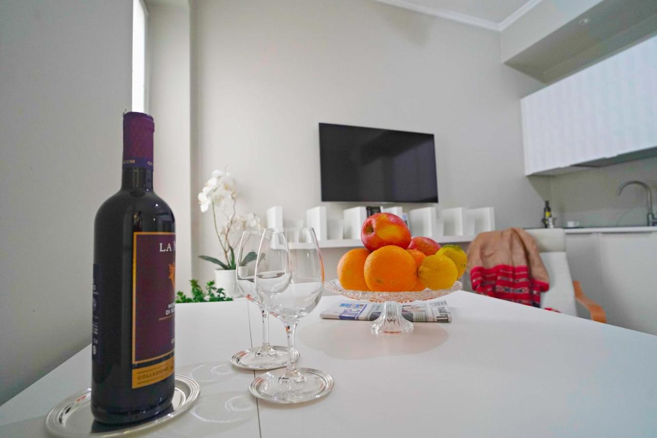Chic 1bdr With Shared Terrace Steps From Duomo By Rentopolis * Milan
