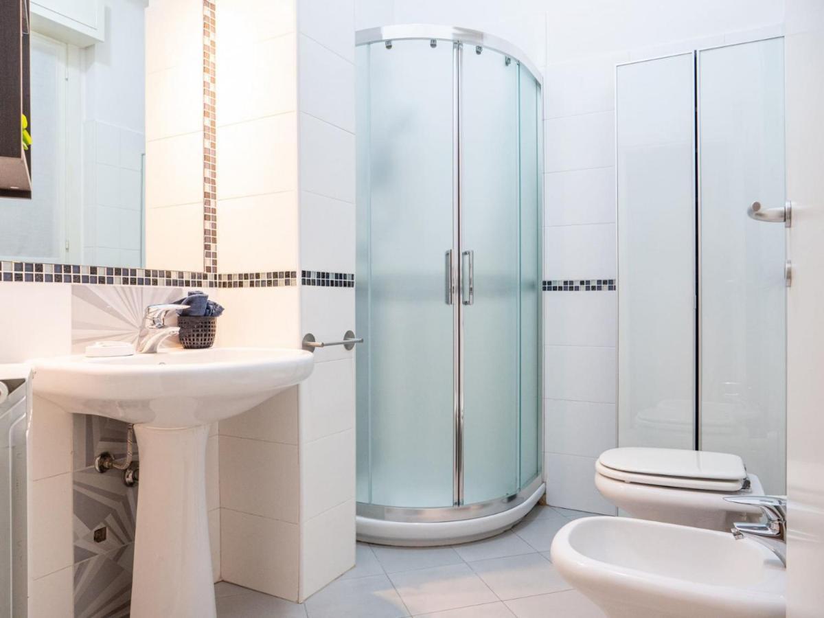 The Best Rent - Lovely One-bedroom In Isola District Appartamento *