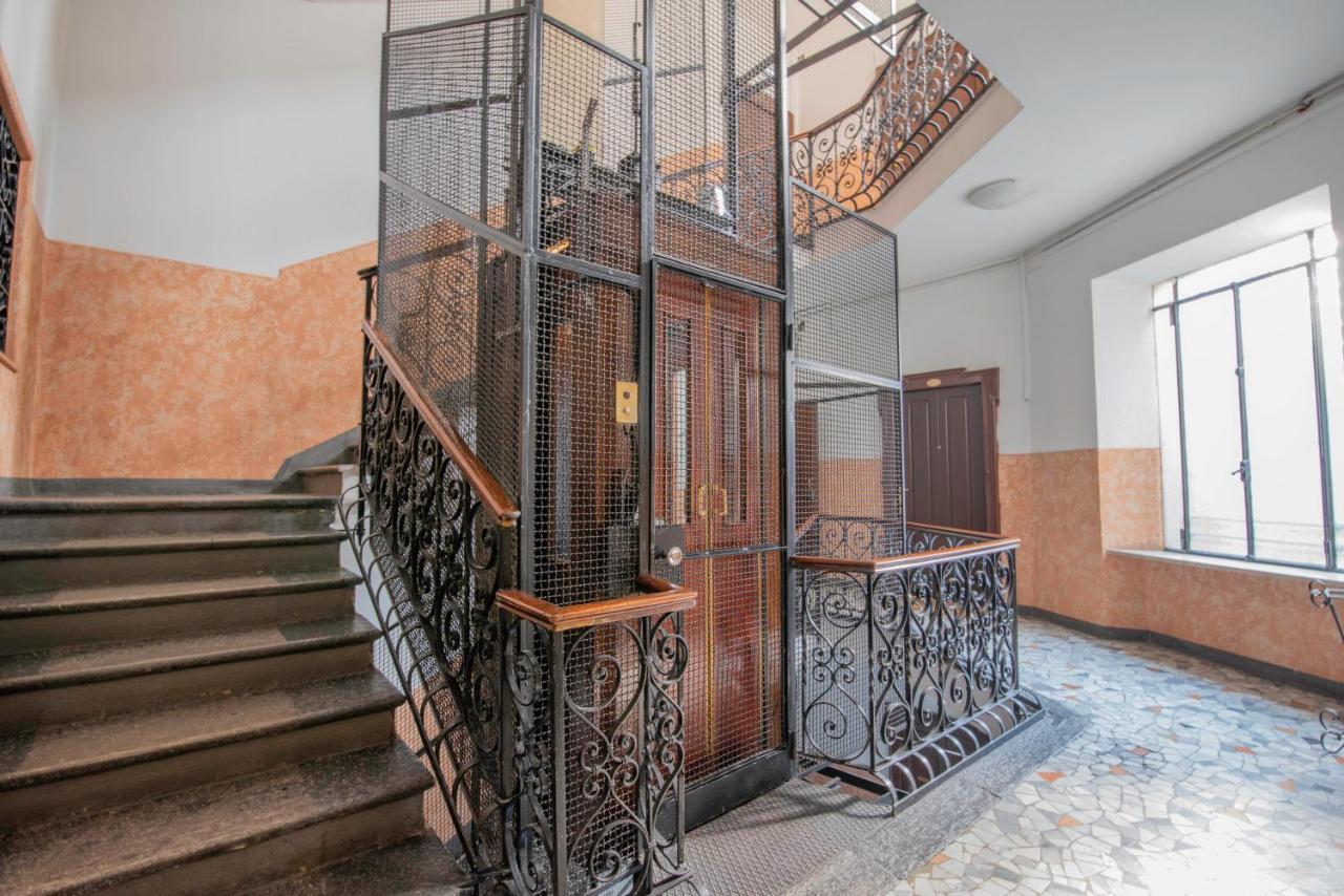 Comfy-cozy 2 Bedroom-via Boscovich Apartment Milan