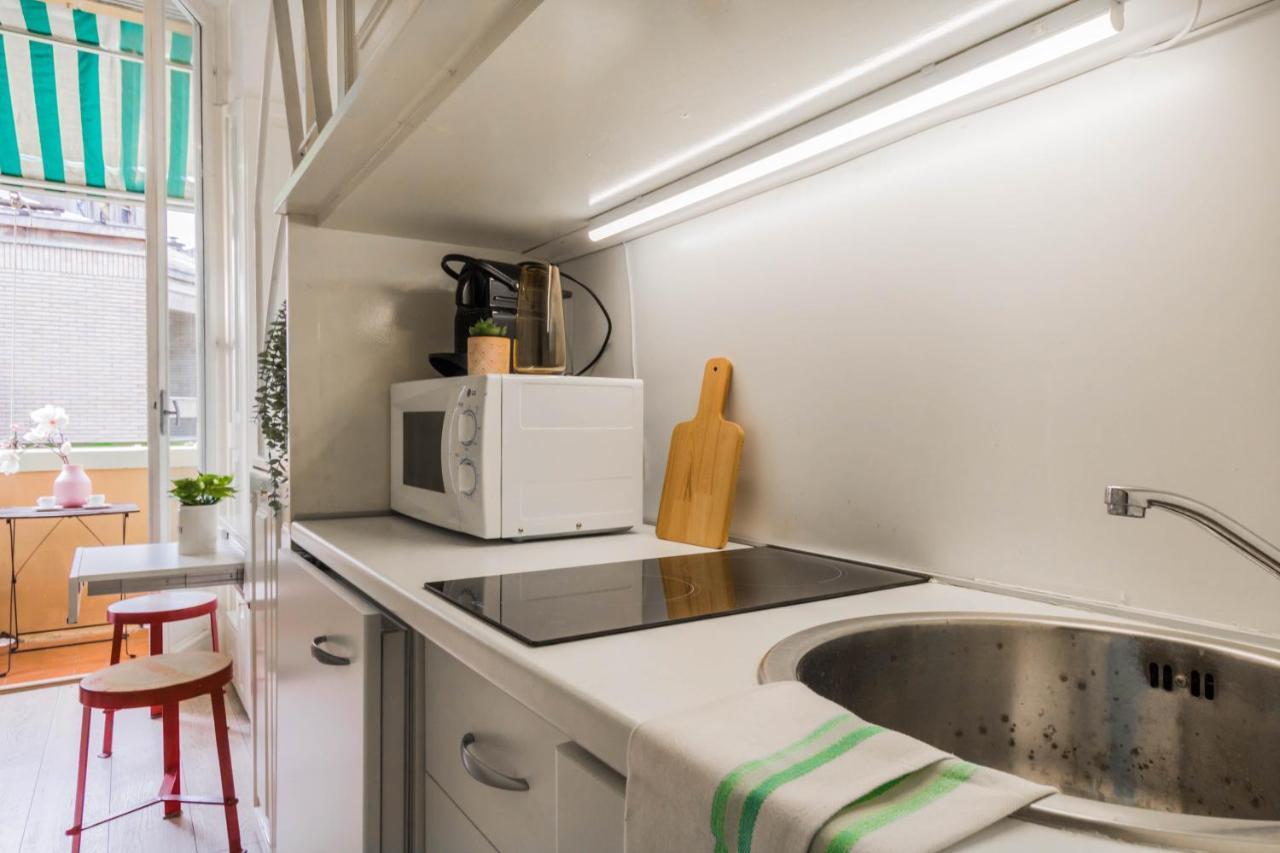 Leilighet Joivy Lovely For 2 With Balcony Near Duomo Milano