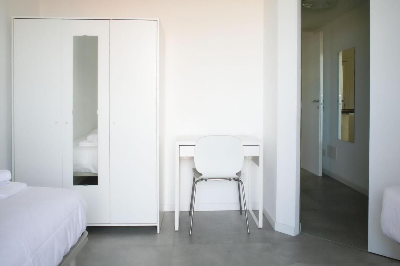 Bnbutler - Govone - Ampio E Luminoso Con Terrazza Appartement Milaan
