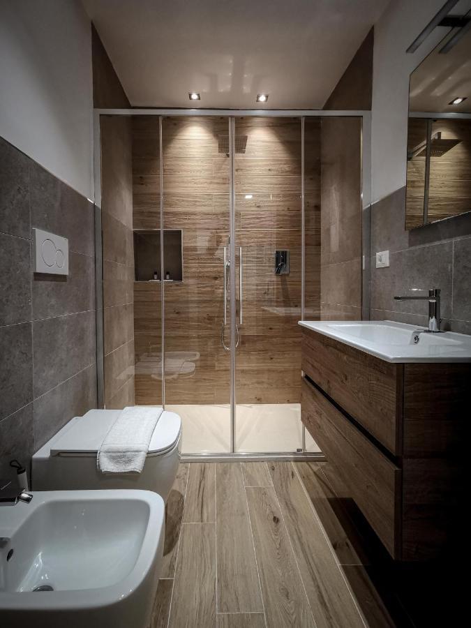 L Arche Comfort & Relax Brown Di Via Varesina Milan