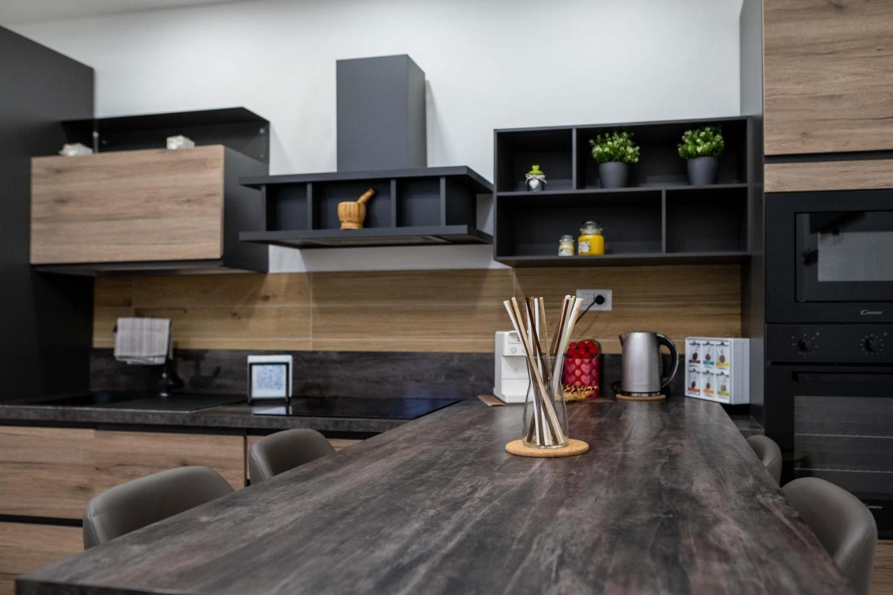 L Arche Comfort & Relax Brown Di Via Varesina Apartment Milan