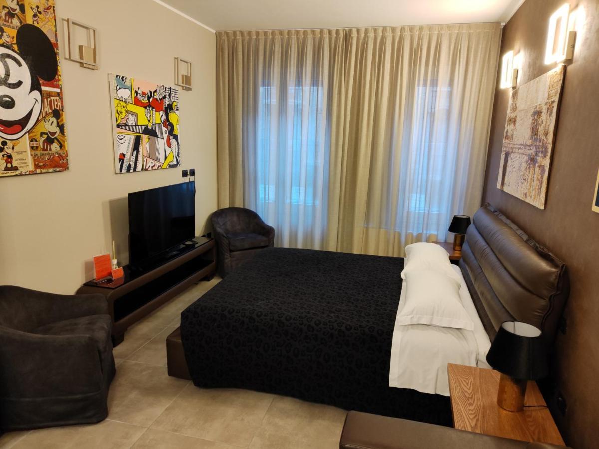 Station Apartment *