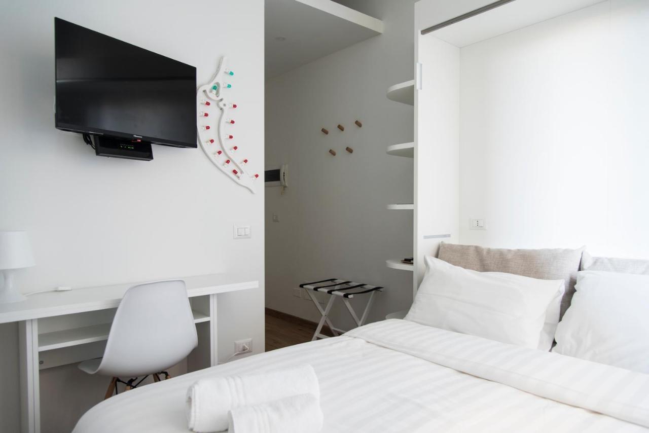 Youhosty - Sciesa 1 * Milan