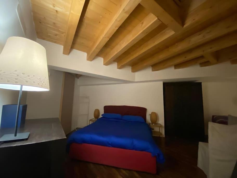 Open Space City Center Con Terrazzo E Due Bagni Lejlighed