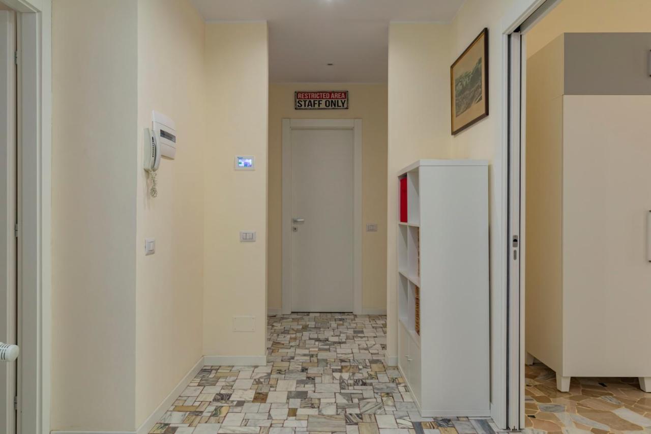 Joivy Modern 2bed Flat With Balcony, 250m From M5 Foppa And M2 Sant'agostino Milan