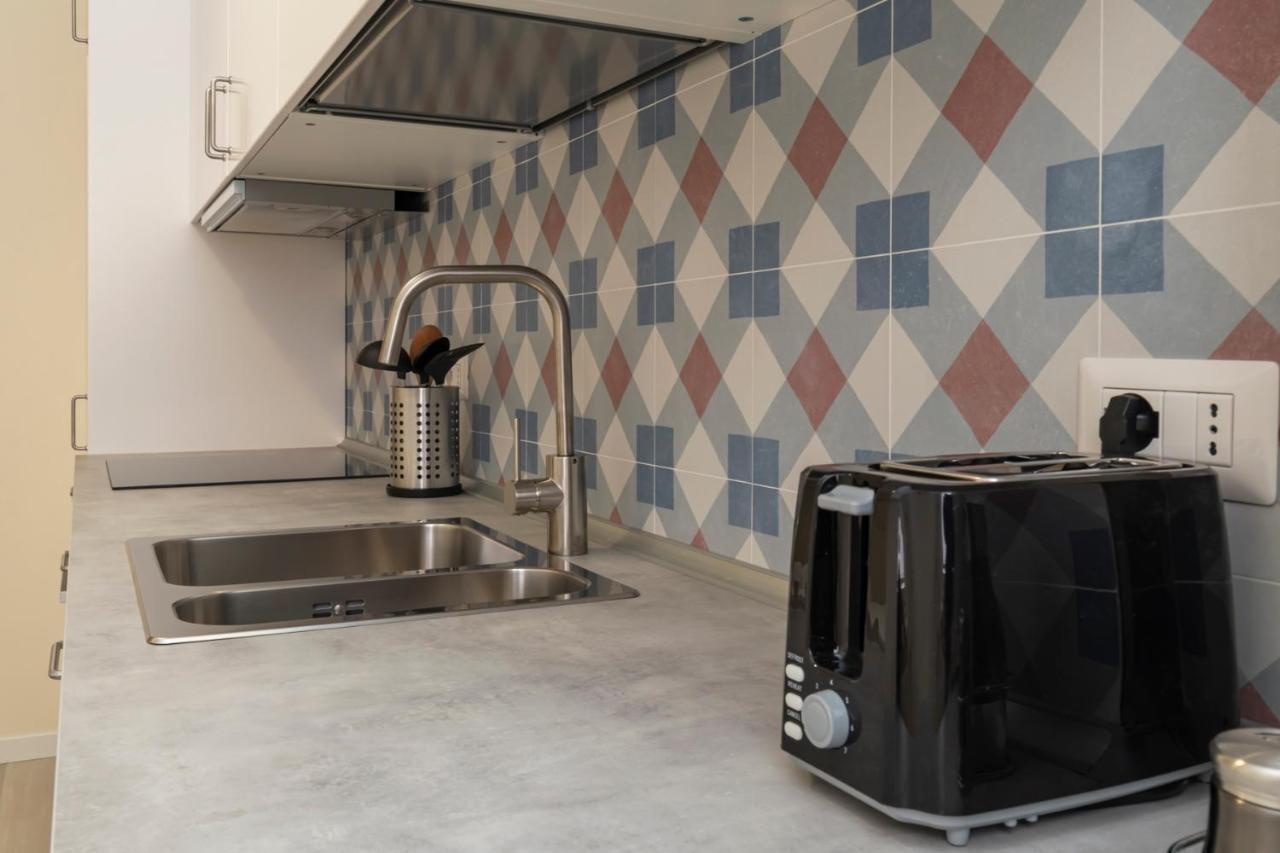 Joivy Modern 2bed Flat With Balcony, 250m From M5 Foppa And M2 Sant'agostino Apartment *
