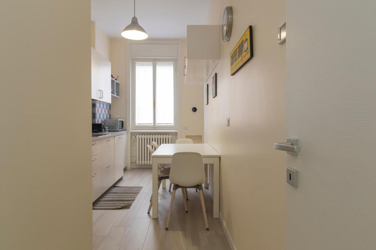 Joivy Modern 2bed Flat With Balcony, 250m From M5 Foppa And M2 Sant'agostino Apartment Milan