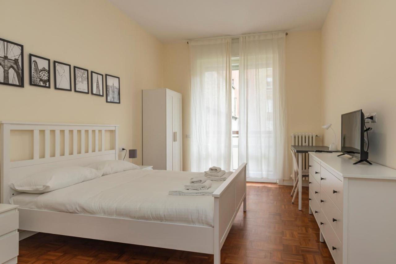 Joivy Modern 2bed Flat With Balcony, 250m From M5 Foppa And M2 Sant'agostino Apartment Milan