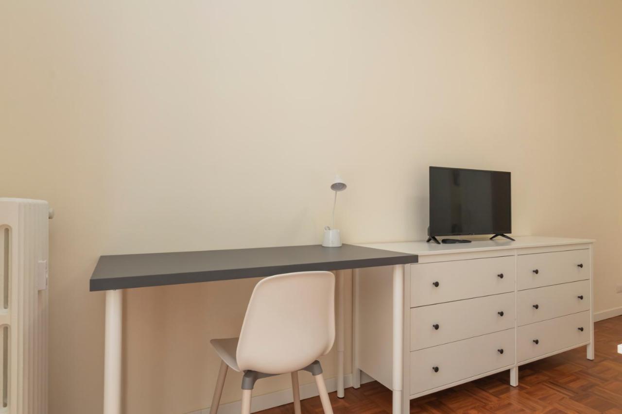 Apartment Joivy Modern 2bed Flat With Balcony, 250m From M5 Foppa And M2 Sant'agostino *