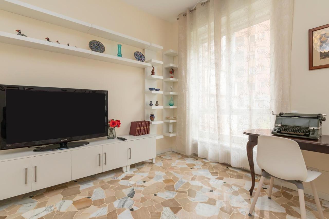 Apartment Joivy Modern 2bed Flat With Balcony, 250m From M5 Foppa And M2 Sant'agostino