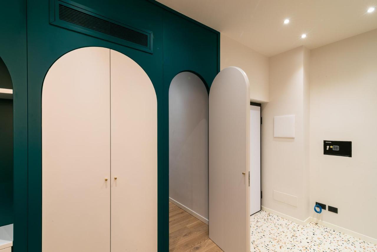 Youhosty - Borgonuovo 4 *