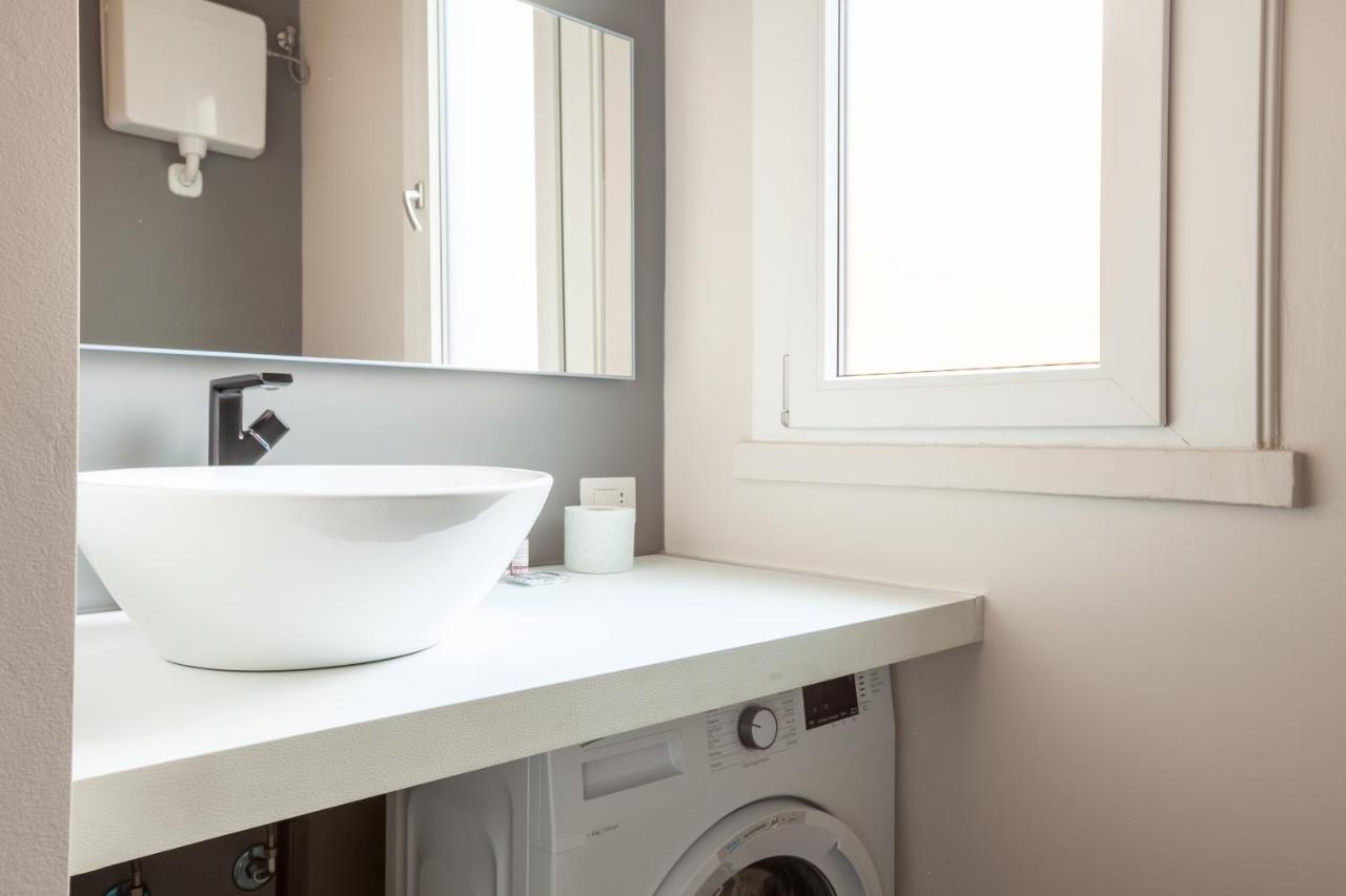 Renovated In Center - Commenda 21 * Milano
