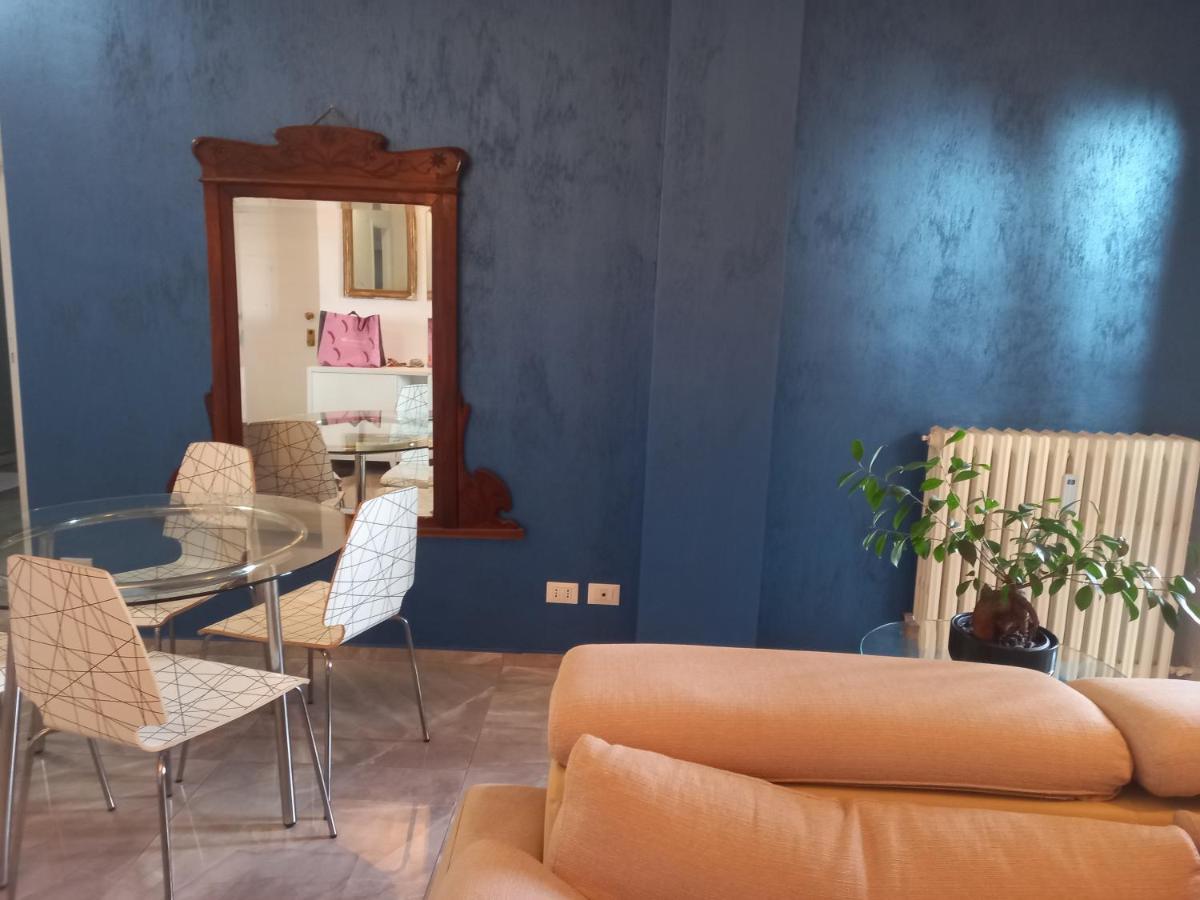 Home Suite Home - Super Attic Suite -With Free Parking - Zone Iulm & Naba & Navigli - Metro Subway Romolo Lejlighed *