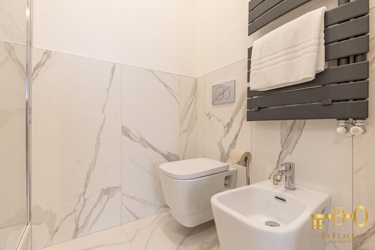 Beplace In San Babila Apartment