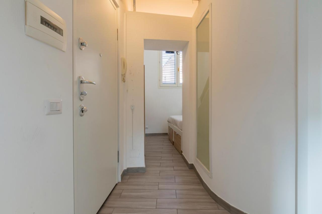 Apartment Lovely - Duomo - Amedei Milan
