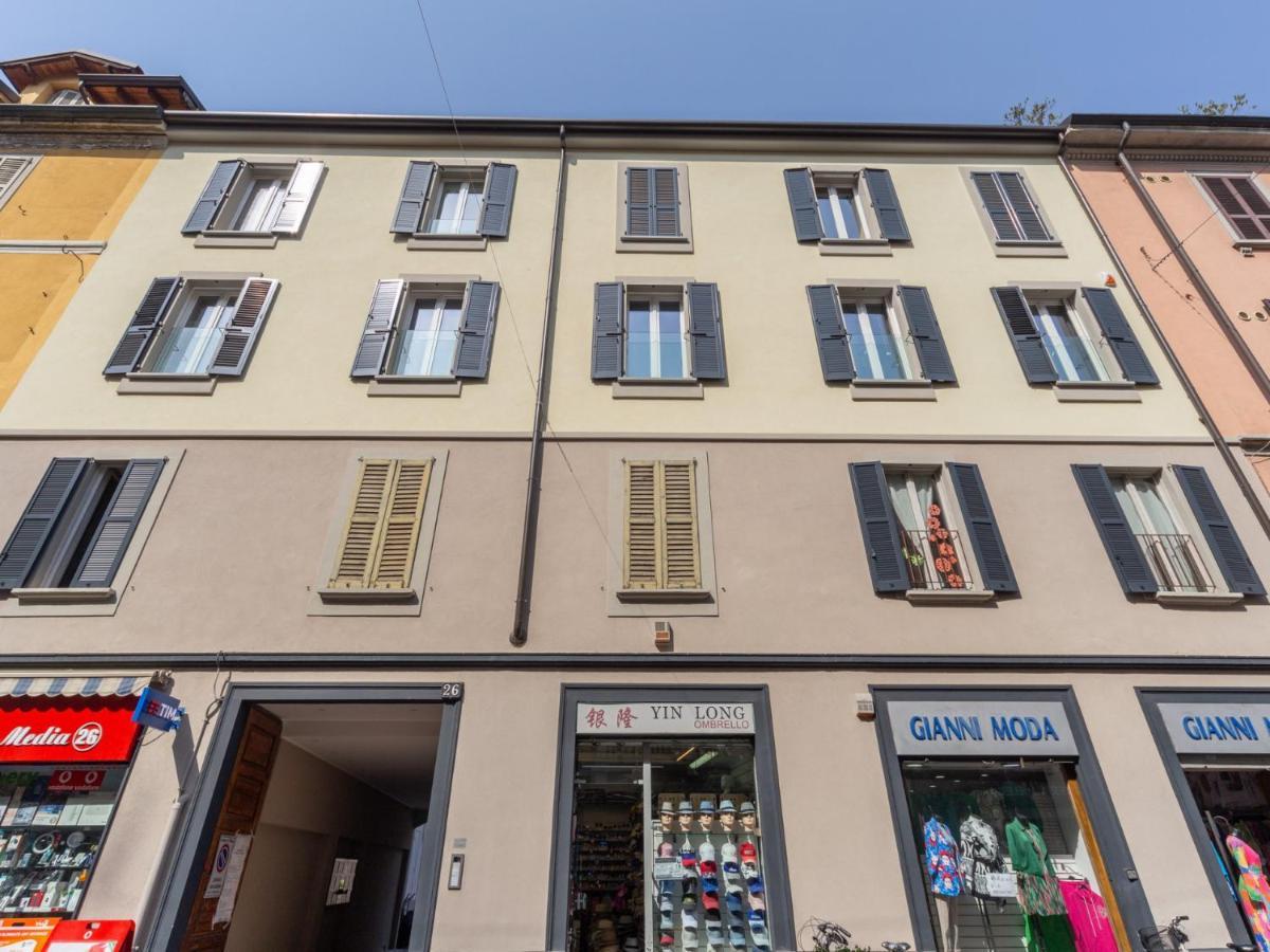 The Rent - Spacious In Paolo Sarpi * Milano
