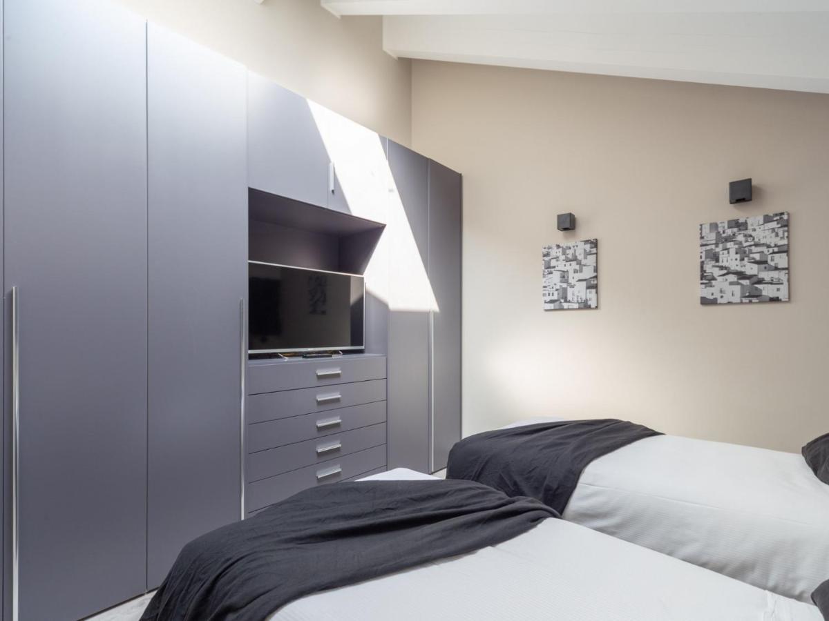 The Rent - Spacious In Paolo Sarpi *