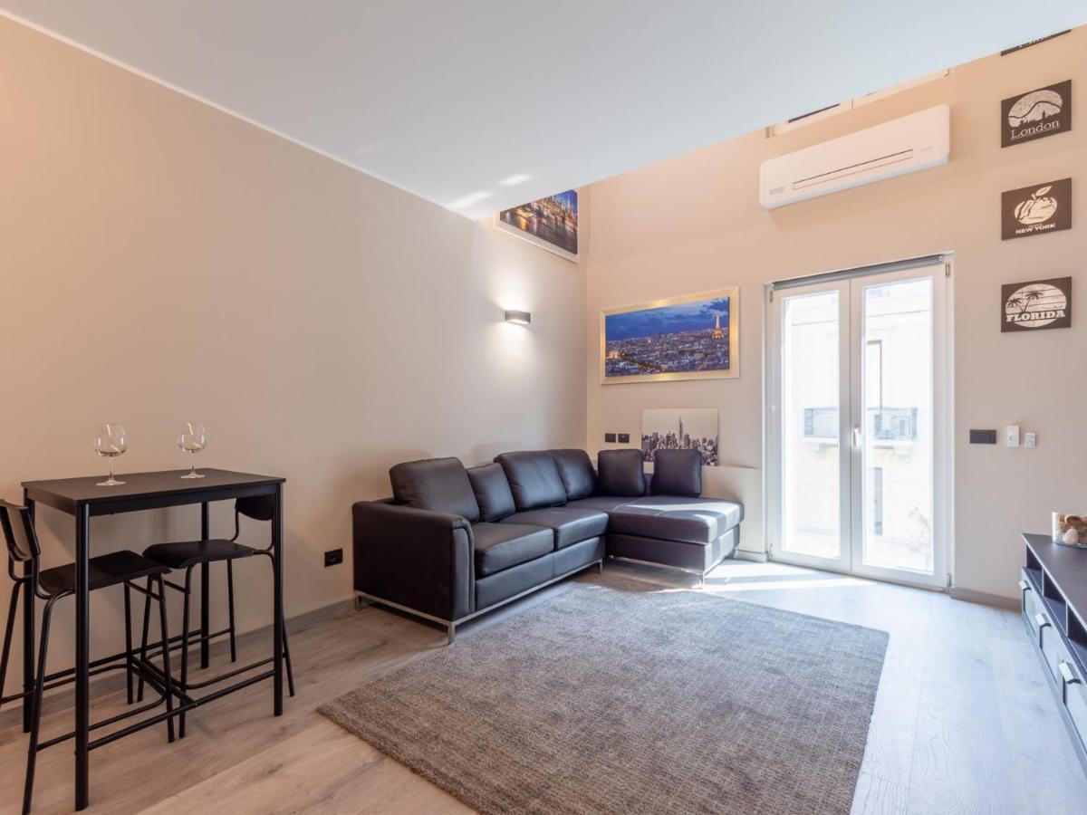 The Rent - Spacious In Paolo Sarpi * Milano