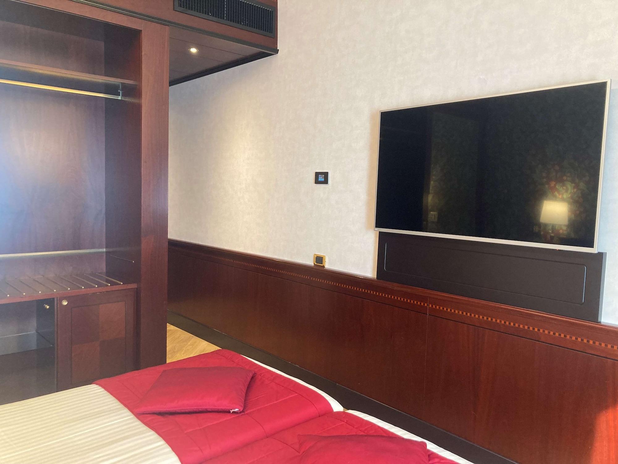 Antares Concorde, Signature Collection Hotel