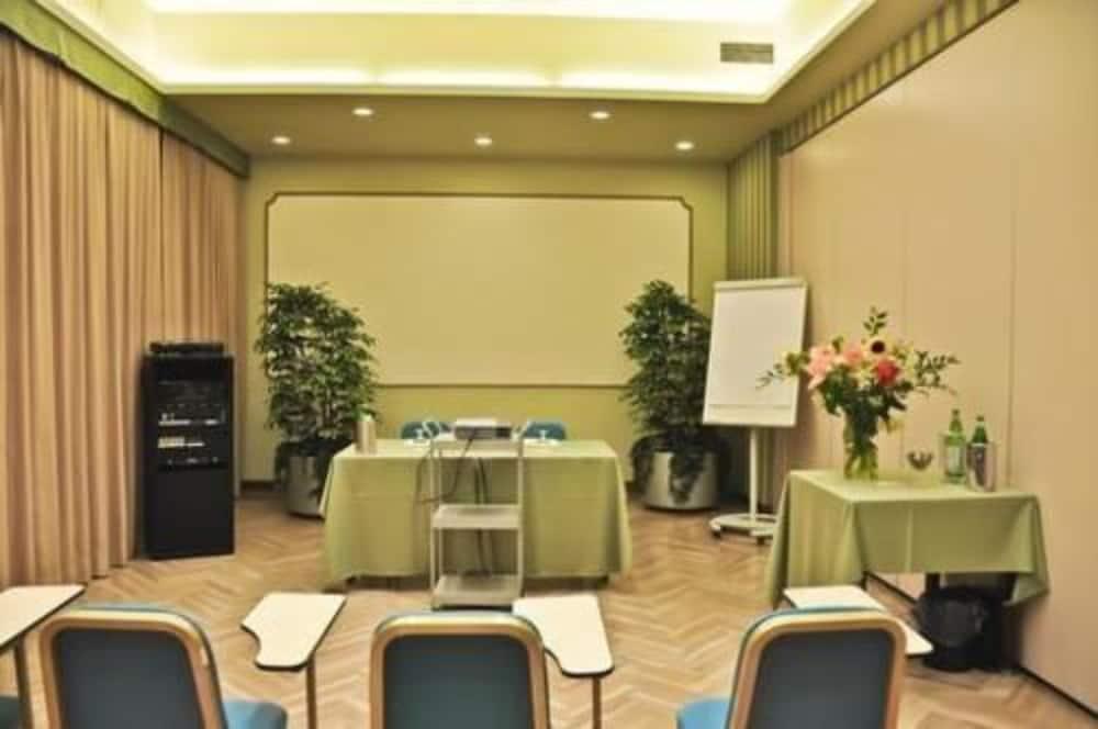 Lloyd Hotel 4*