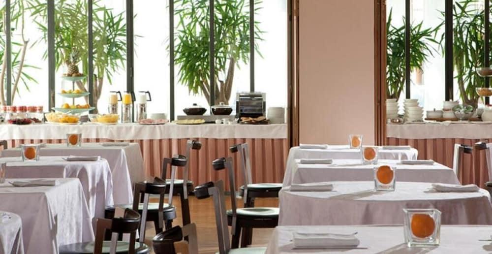 Raffaello Hotel