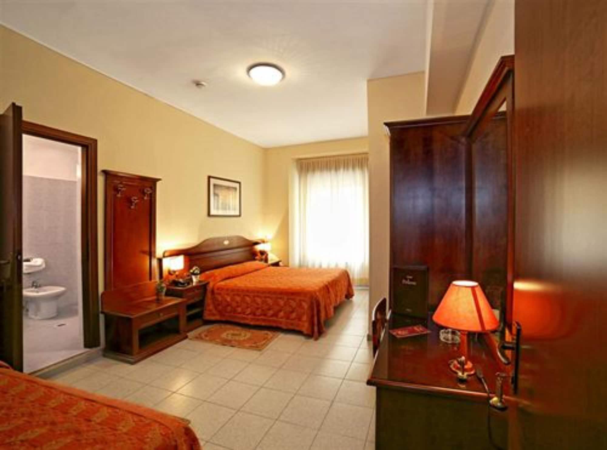 Pavone Milan