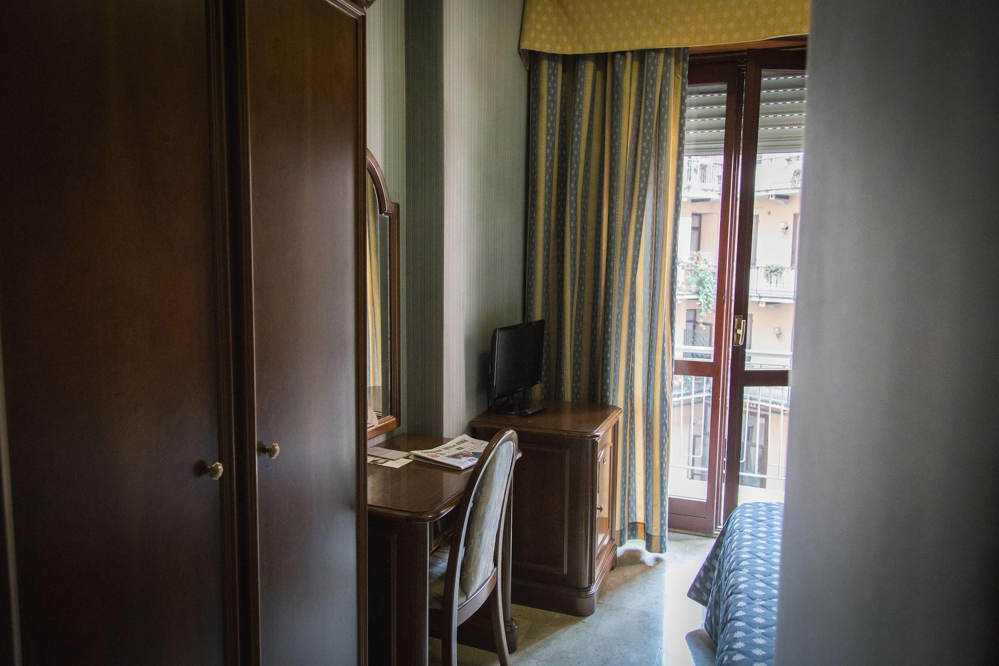 Accursio 3* Milano