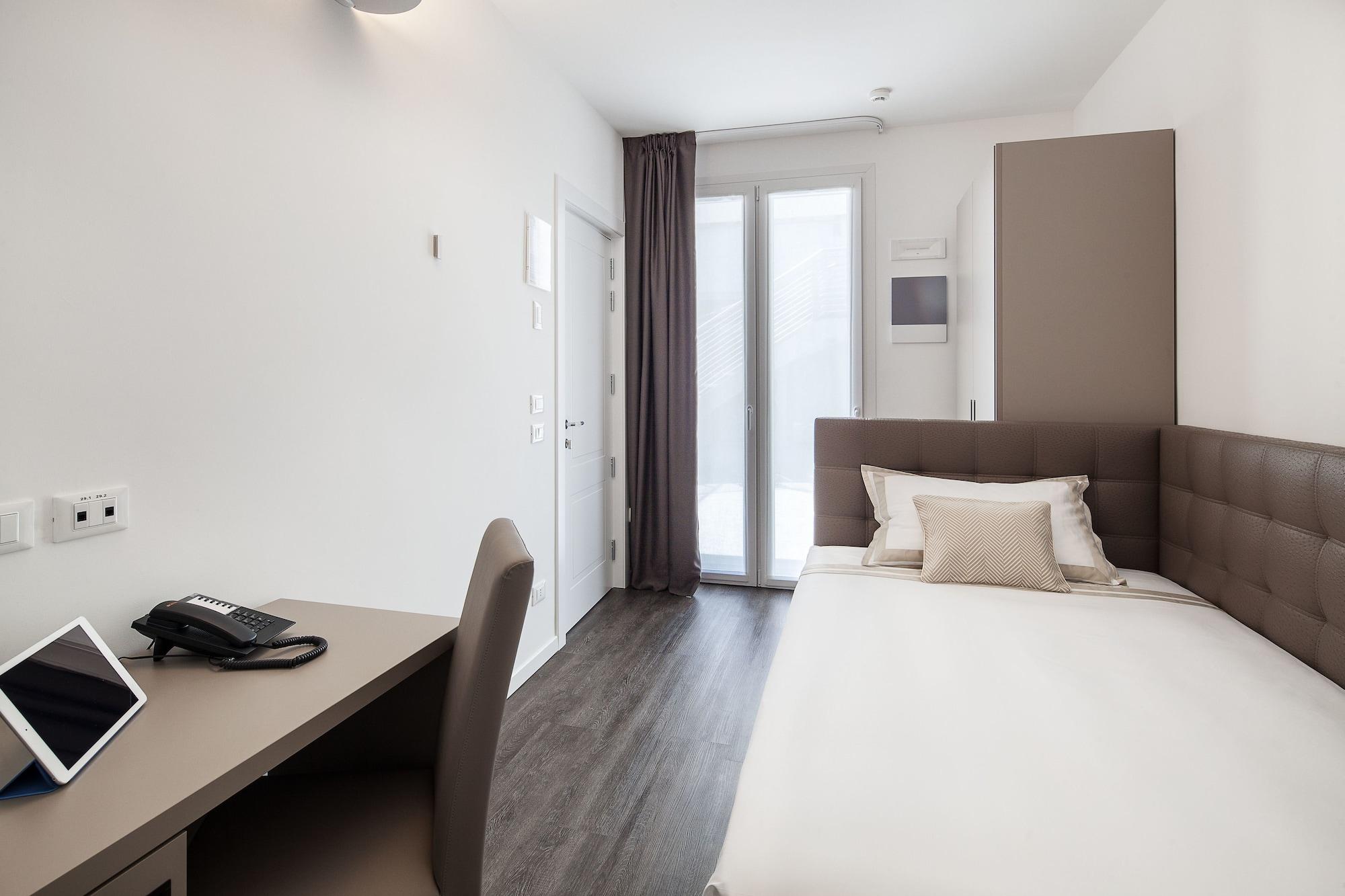 Aparthotel & Urban Padel